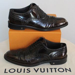 Louis Vuitton Men's US 10 Brown Lace-Ups Wingtip style made in Italy.